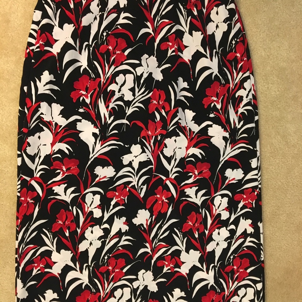 FIRST OPTION Floral Skirt